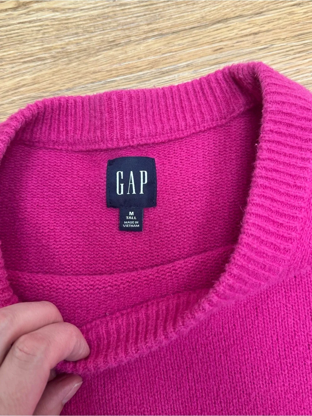 GAP Women's Crewneck Sweater in Fuchsia Pink